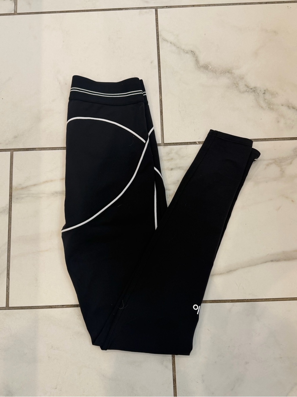 Like New Alo High Waist Heart Throb Leggings